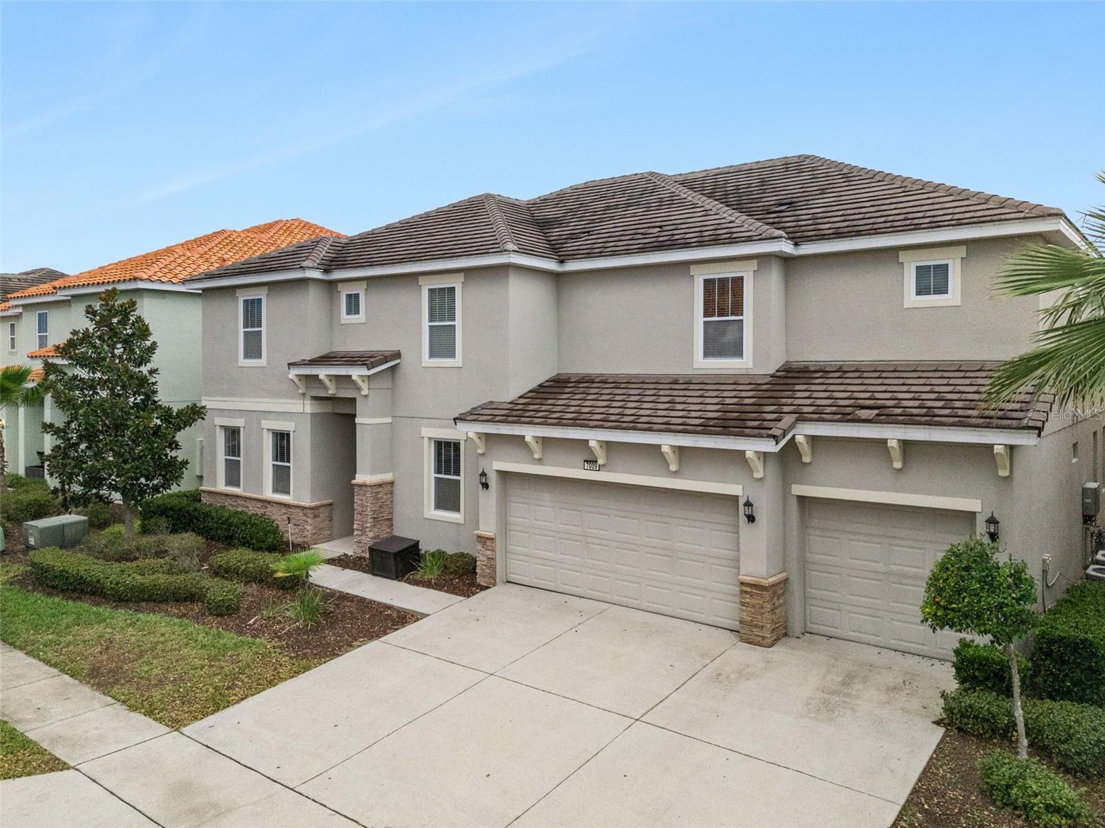 Image 2 of 93 For 7009 Oakwood Street