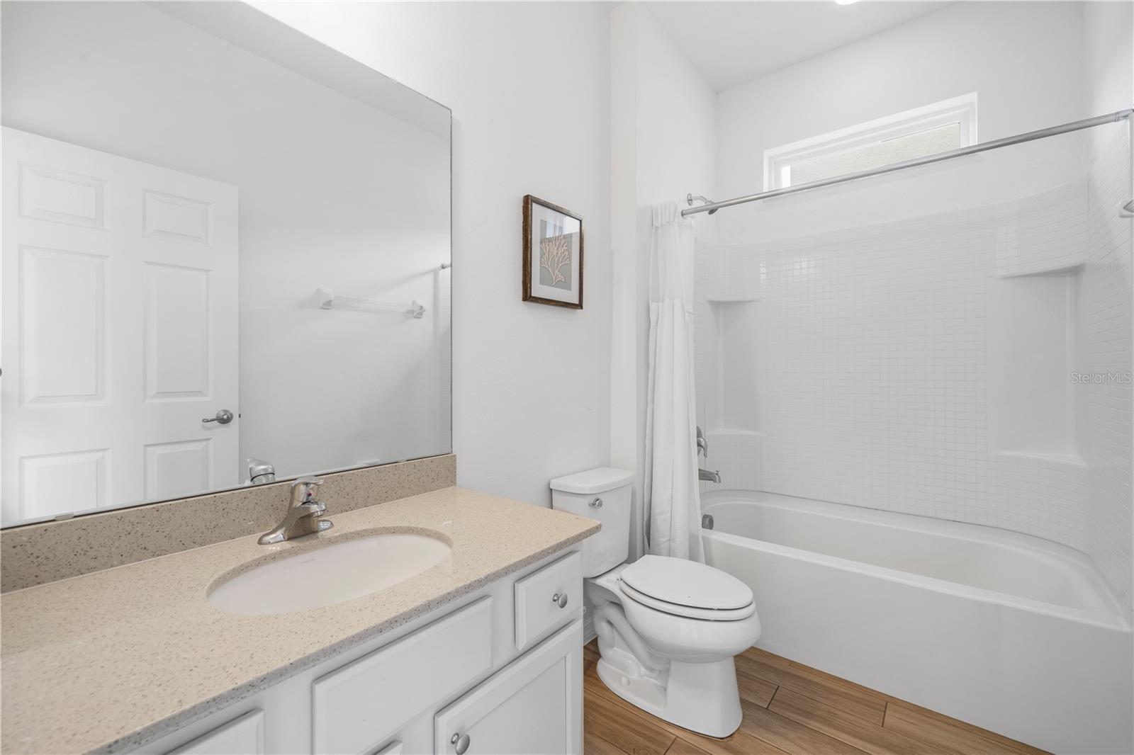 Image 24 of 93 For 7009 Oakwood Street