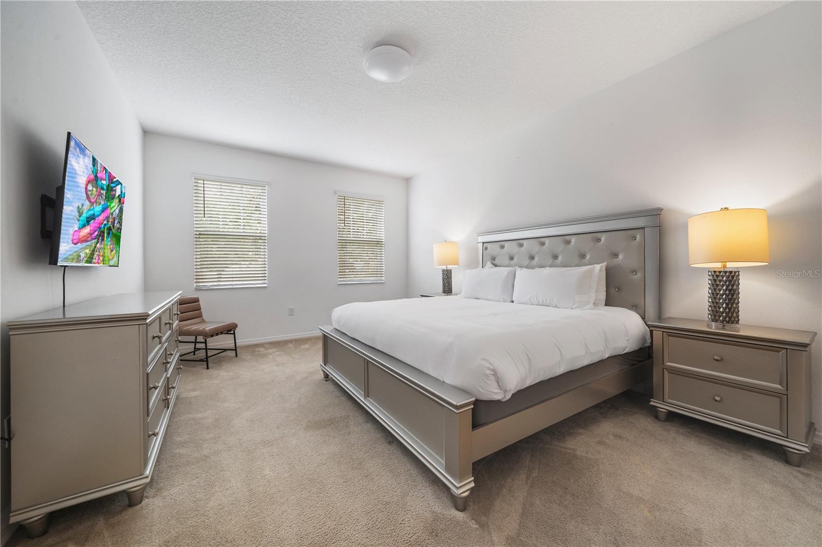 Image 29 of 93 For 7009 Oakwood Street