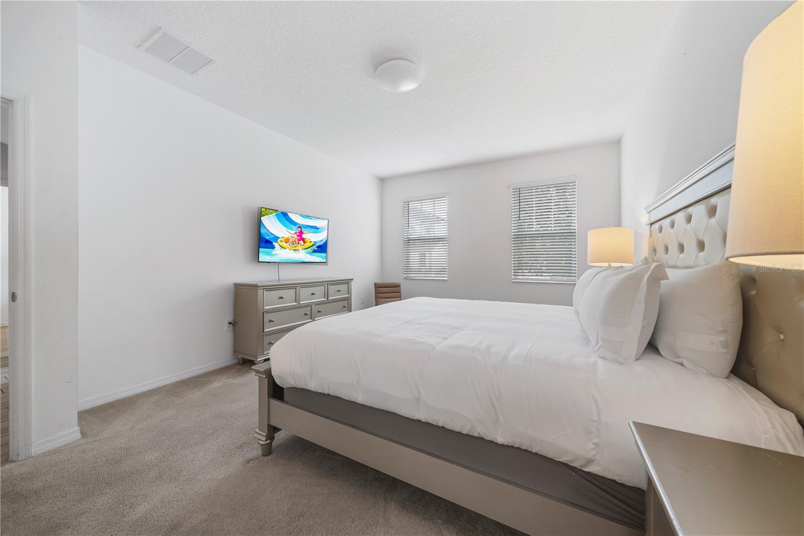 Image 30 of 93 For 7009 Oakwood Street