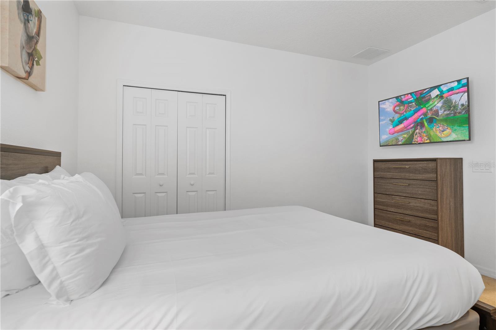 Image 40 of 93 For 7009 Oakwood Street