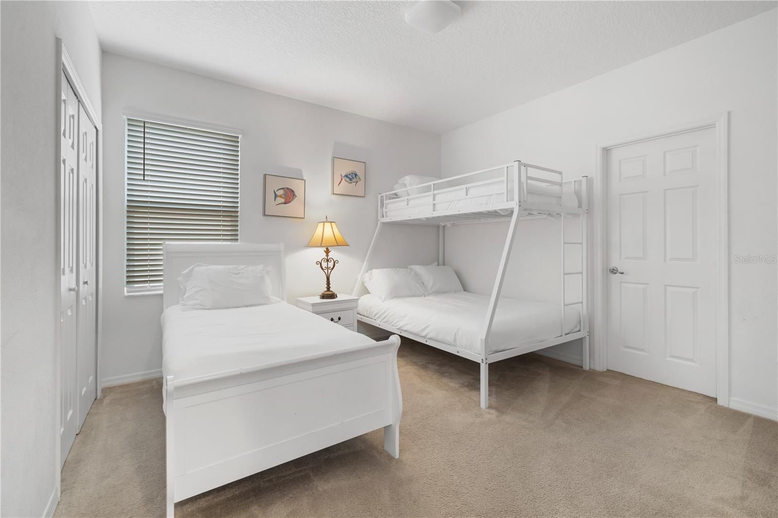 Image 41 of 93 For 7009 Oakwood Street