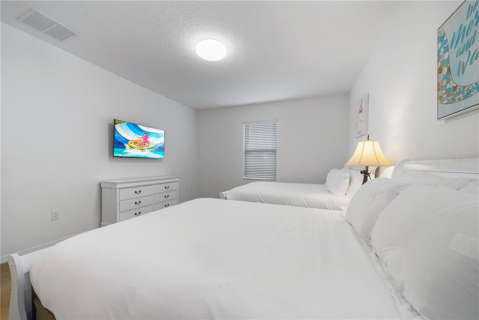 Image 52 of 93 For 7009 Oakwood Street