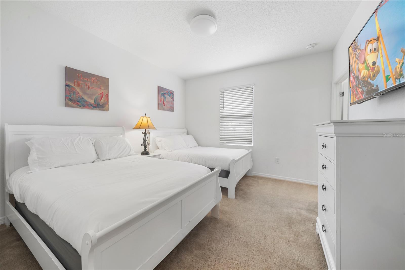 Image 54 of 93 For 7009 Oakwood Street