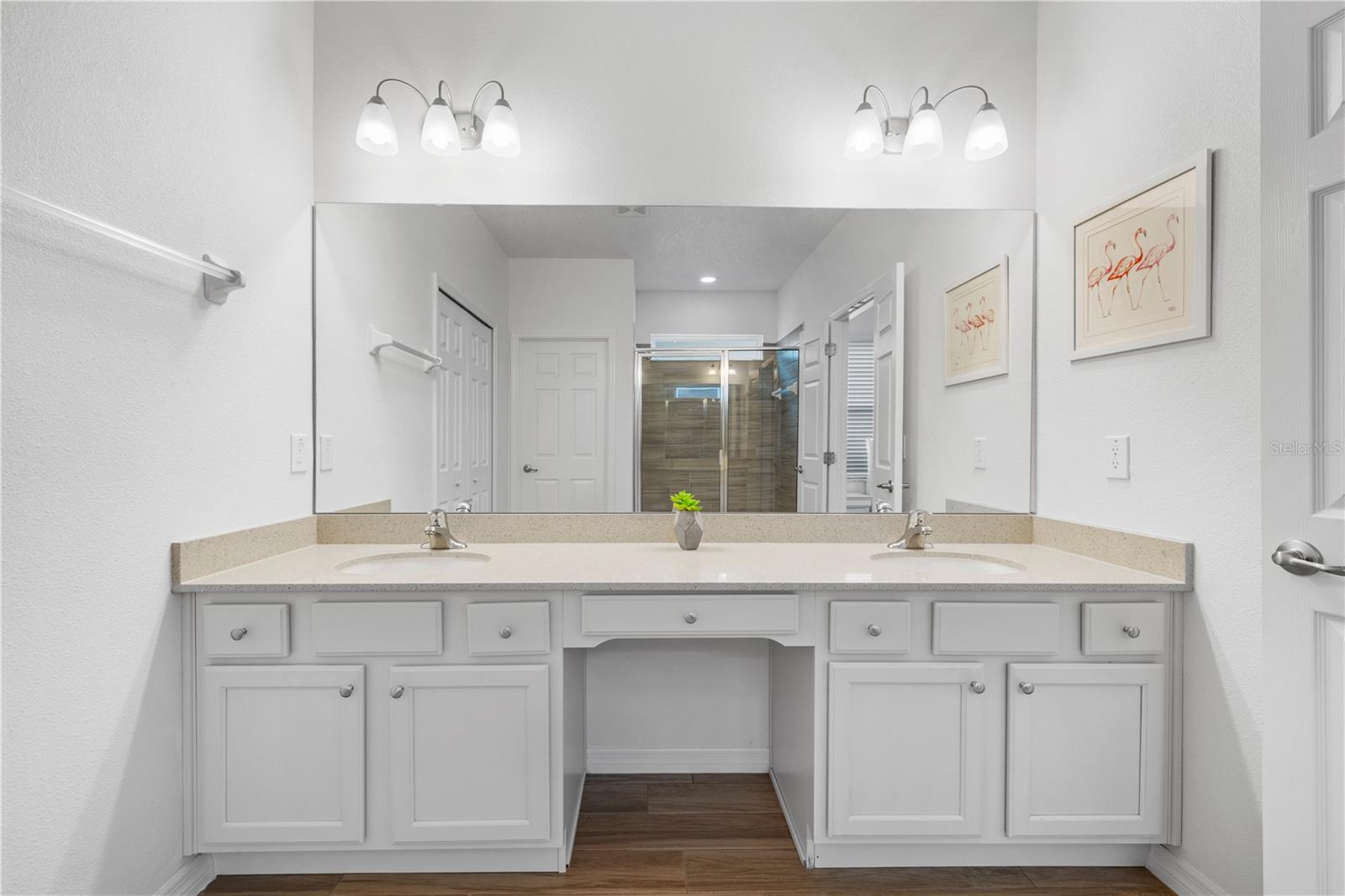 Image 55 of 93 For 7009 Oakwood Street