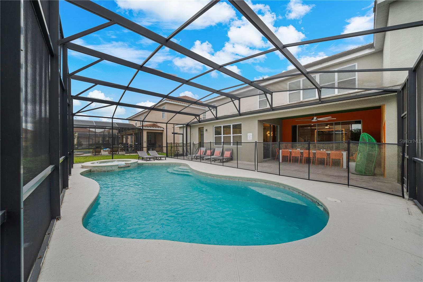 Image 63 of 93 For 7009 Oakwood Street