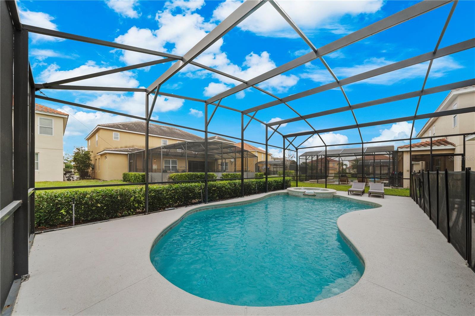 Image 65 of 93 For 7009 Oakwood Street