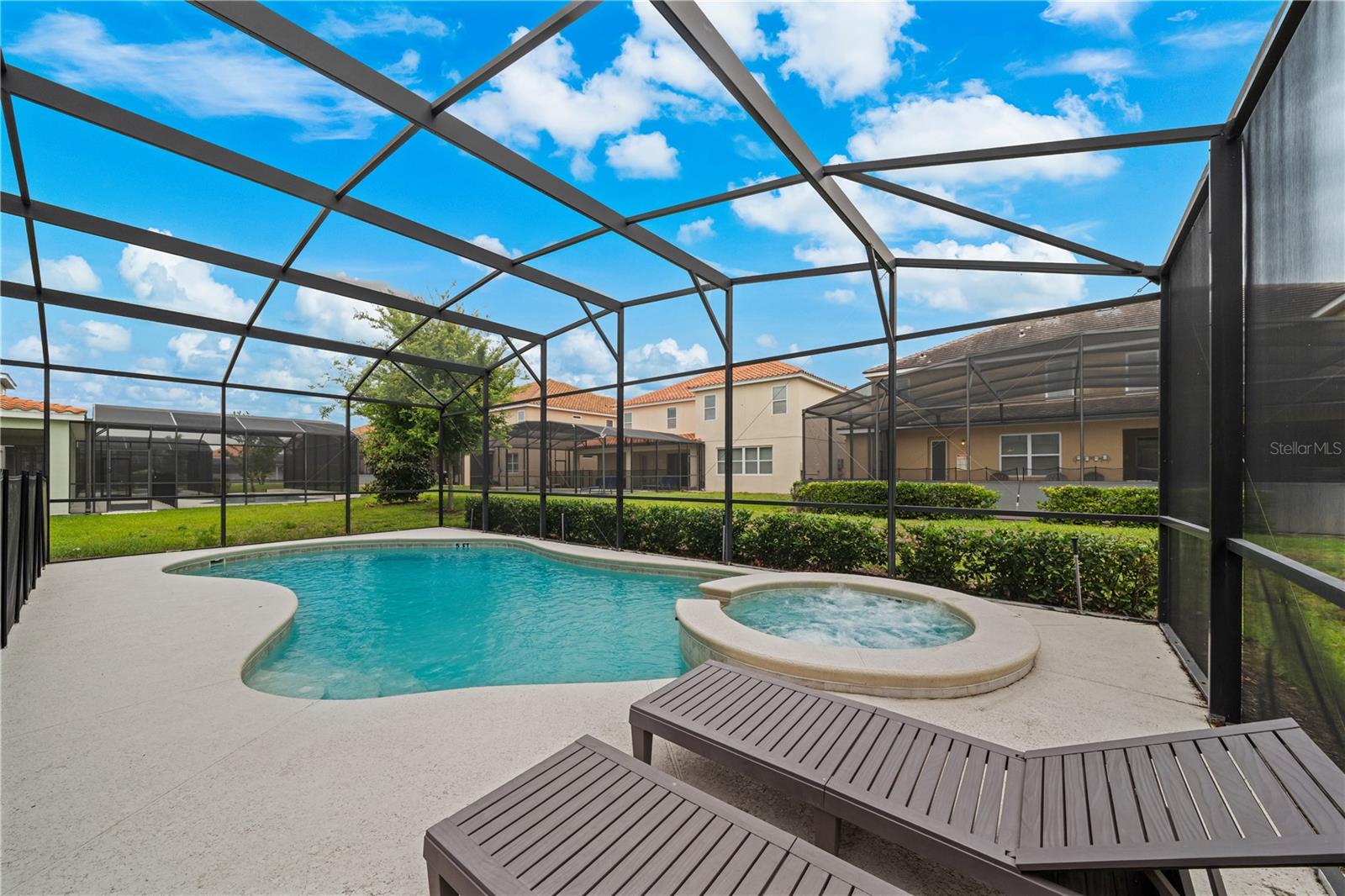 Image 66 of 93 For 7009 Oakwood Street