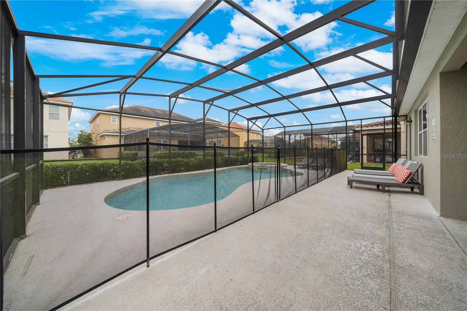 Image 67 of 93 For 7009 Oakwood Street