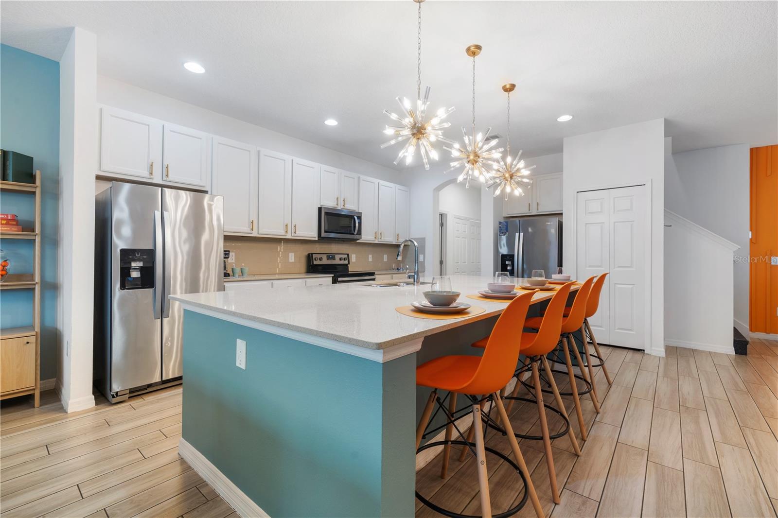 Image 9 of 93 For 7009 Oakwood Street