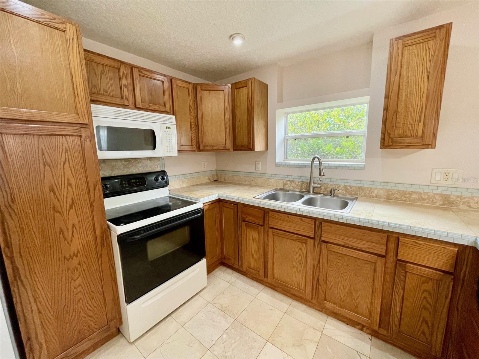 Image 10 of 30 For 2890 Avalona Drive