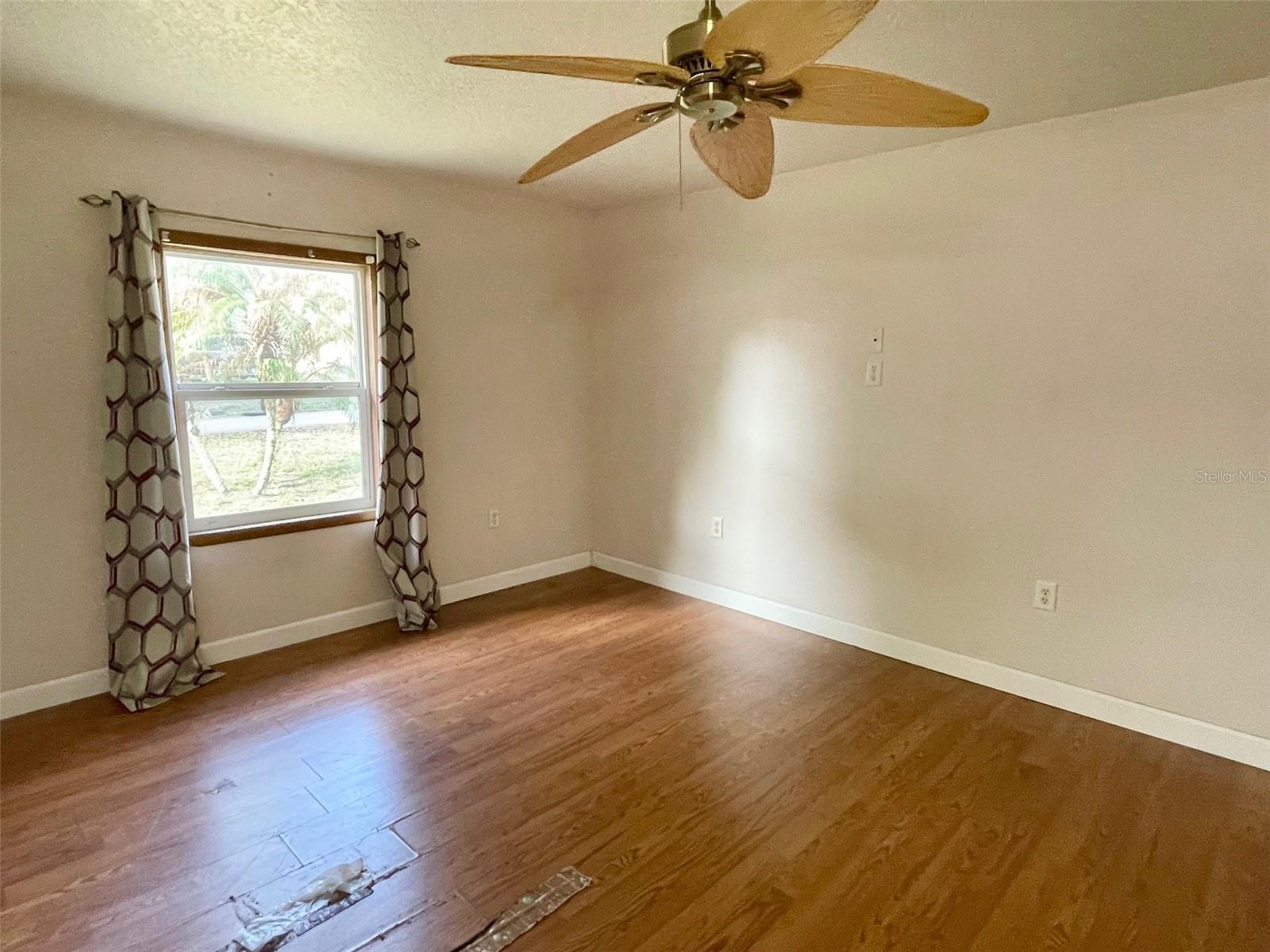 Image 11 of 30 For 2890 Avalona Drive