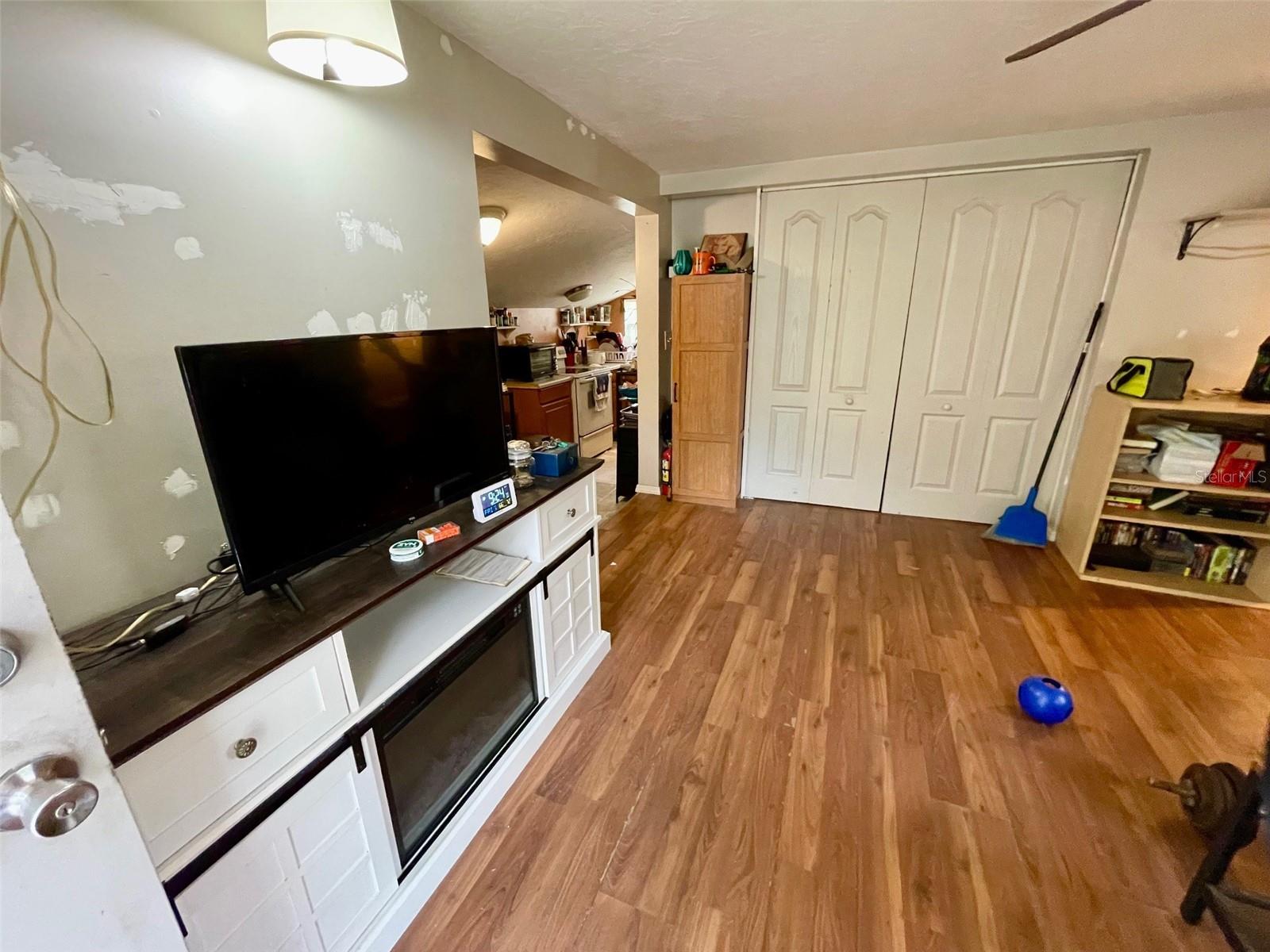 Image 25 of 30 For 2890 Avalona Drive