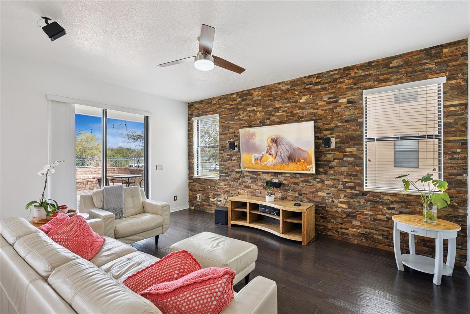 Image 10 of 57 For 1996 Leather Fern Drive