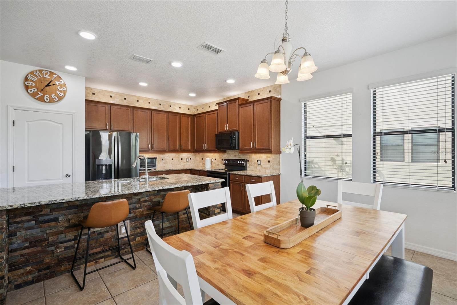 Image 13 of 57 For 1996 Leather Fern Drive