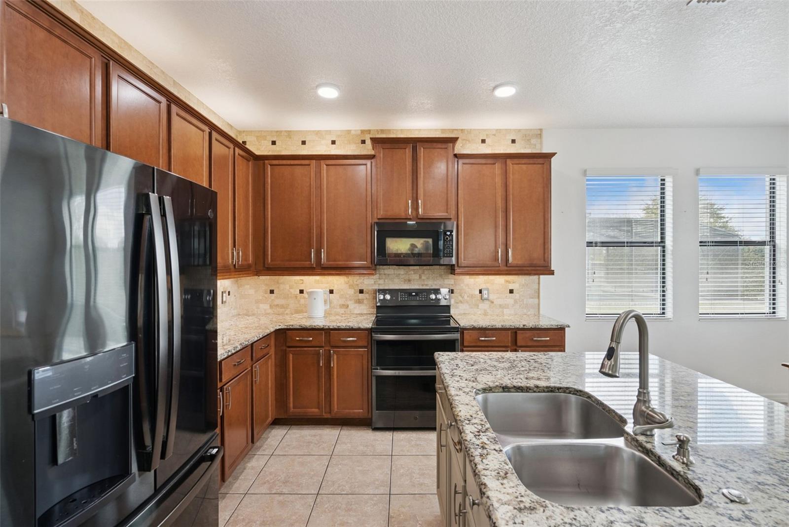 Image 17 of 57 For 1996 Leather Fern Drive