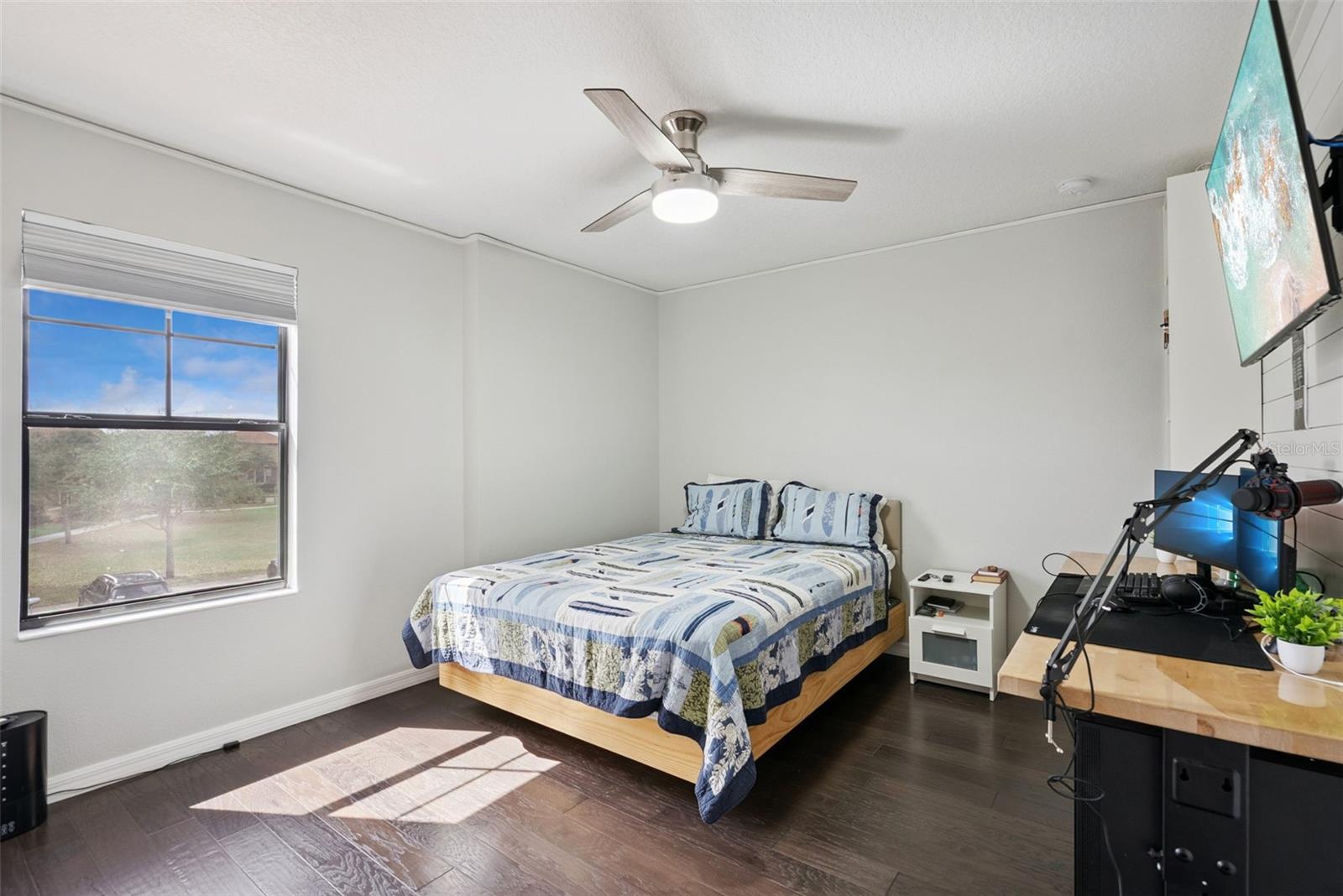 Image 22 of 57 For 1996 Leather Fern Drive