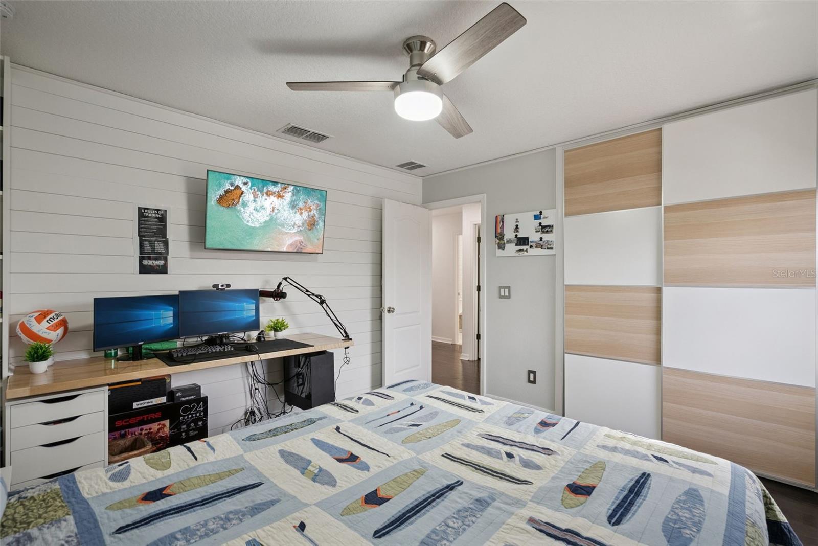 Image 23 of 57 For 1996 Leather Fern Drive