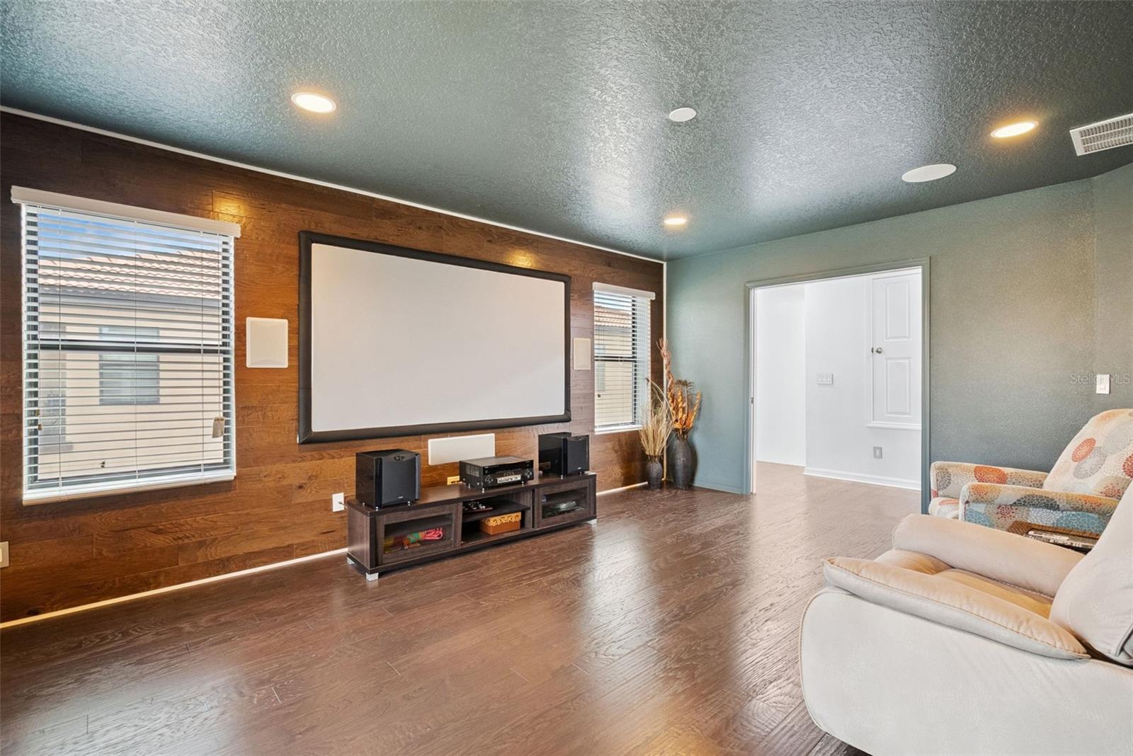 Image 28 of 57 For 1996 Leather Fern Drive