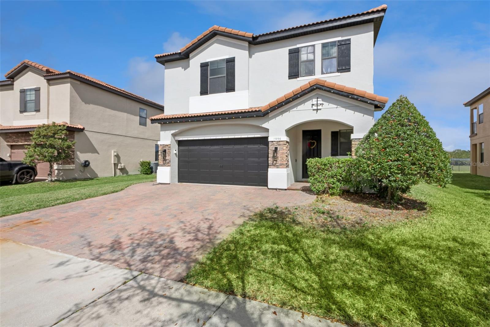 Image 3 of 57 For 1996 Leather Fern Drive