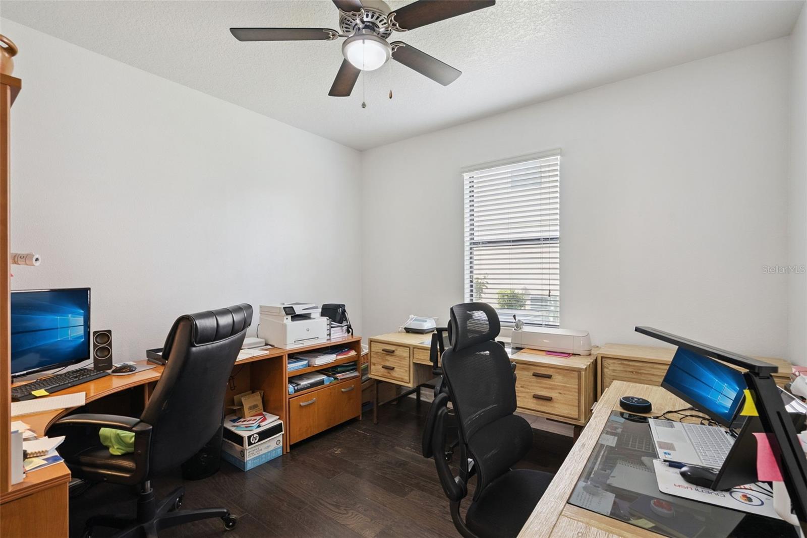 Image 31 of 57 For 1996 Leather Fern Drive