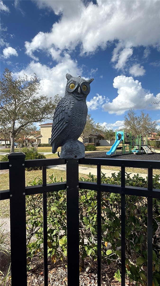 Image 38 of 57 For 1996 Leather Fern Drive