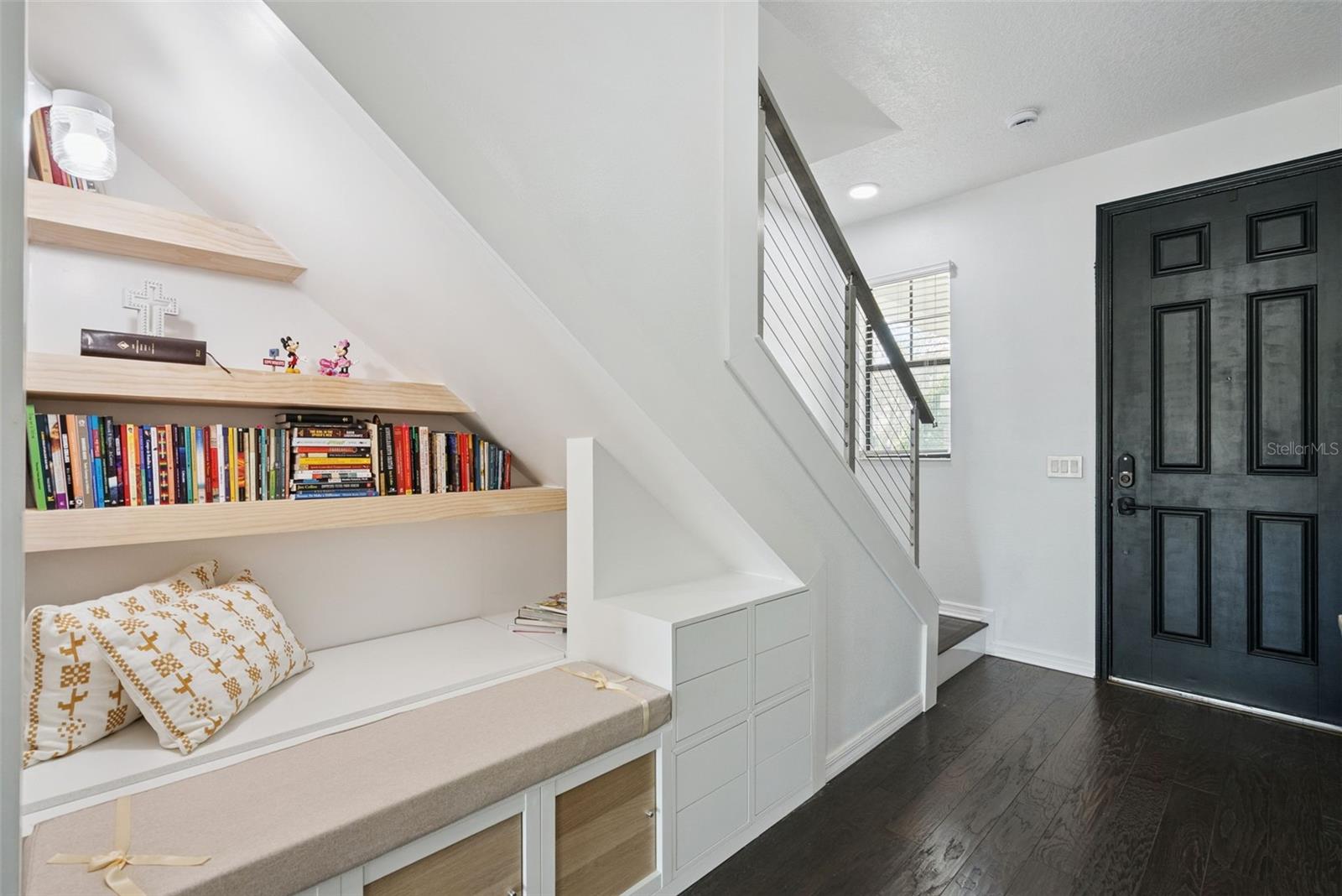 Image 5 of 57 For 1996 Leather Fern Drive