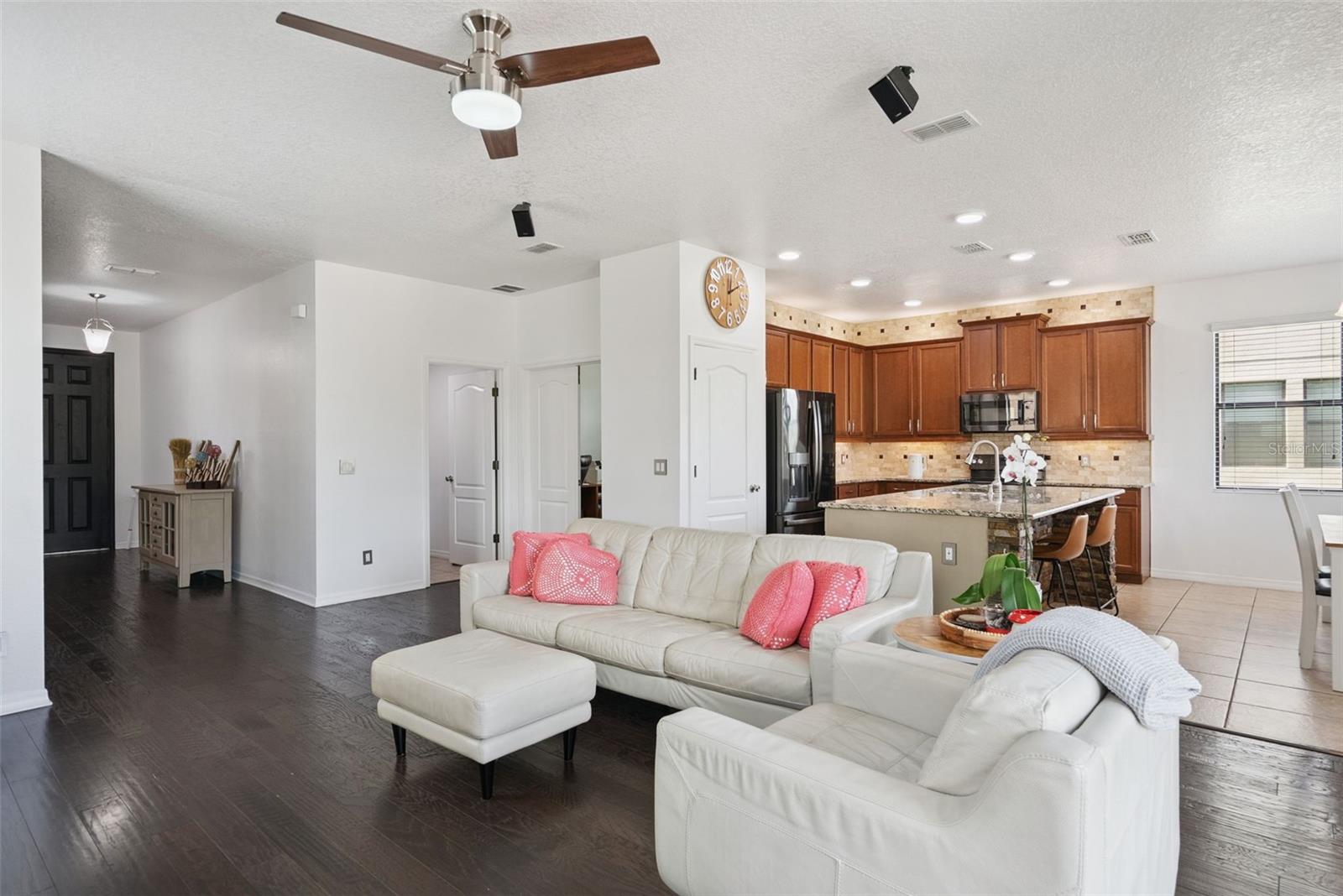 Image 8 of 57 For 1996 Leather Fern Drive