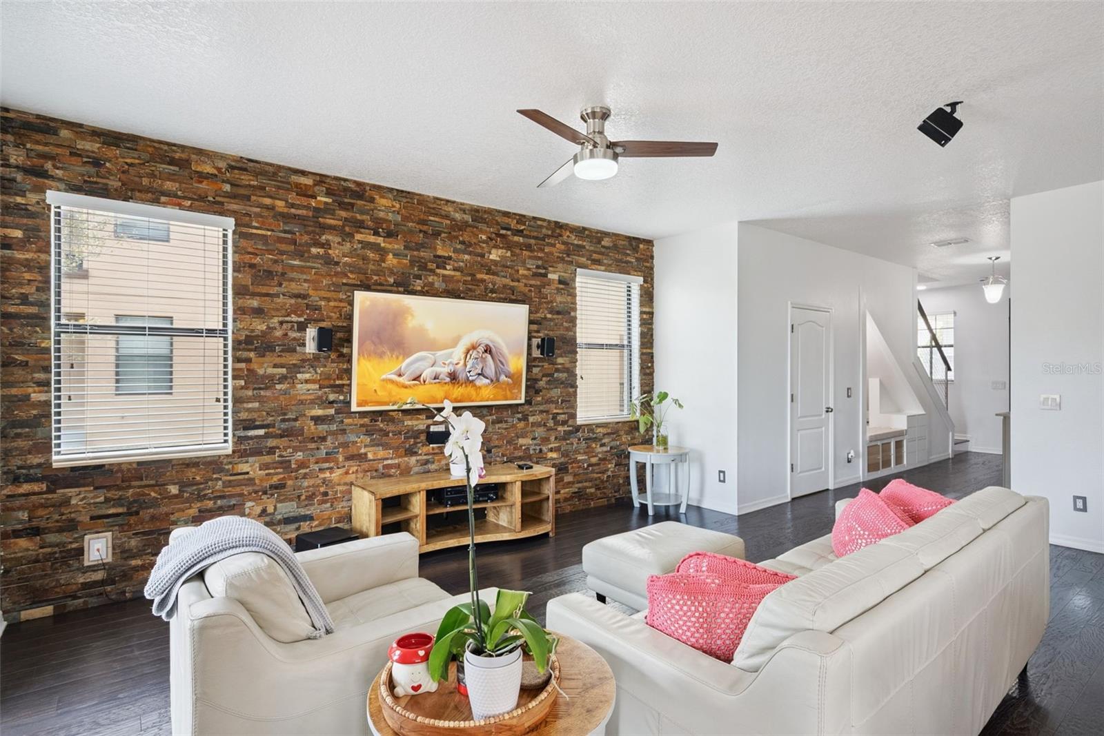 Image 9 of 57 For 1996 Leather Fern Drive