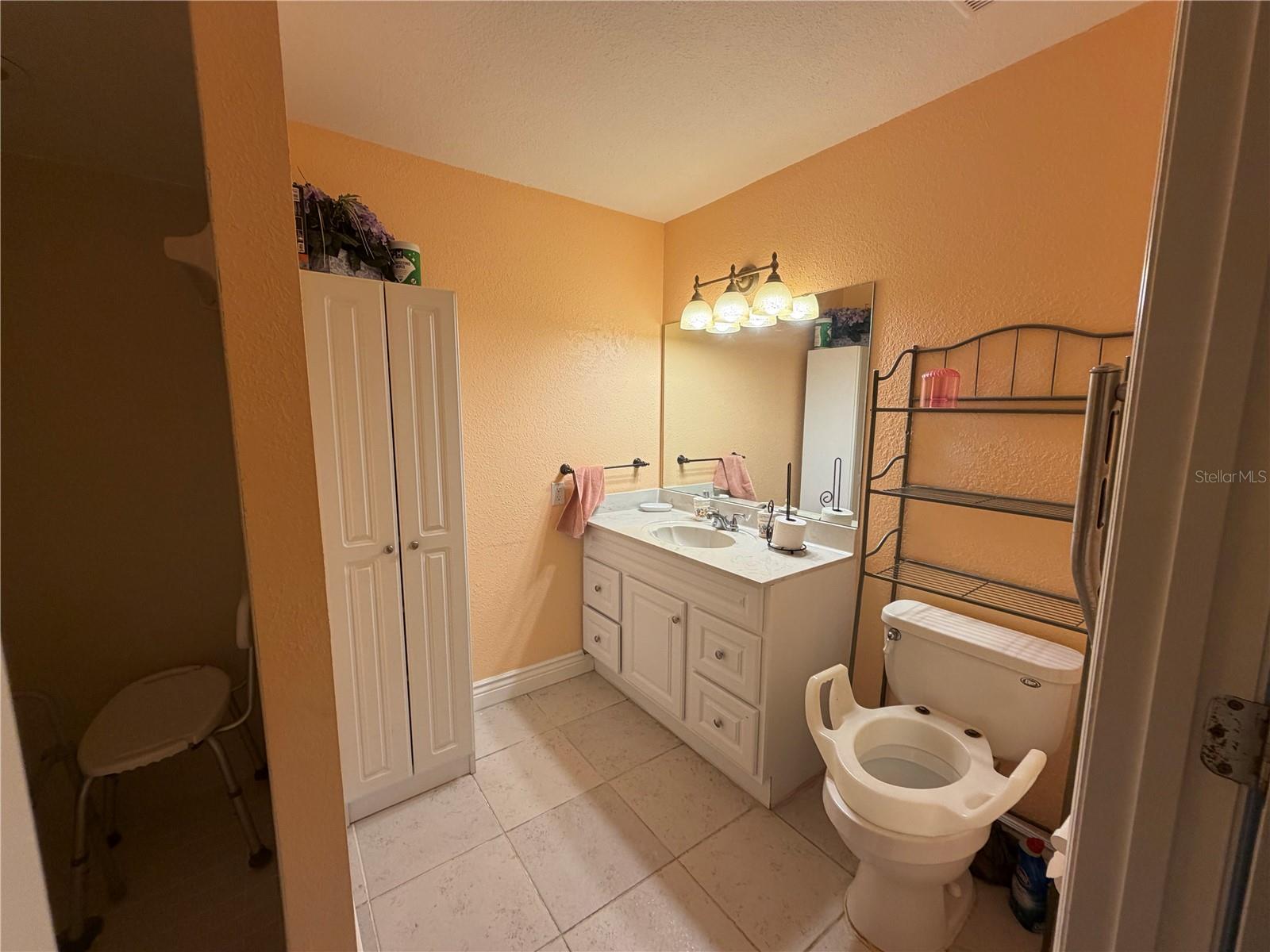 Image 18 of 60 For 39106 Grays Airport Road