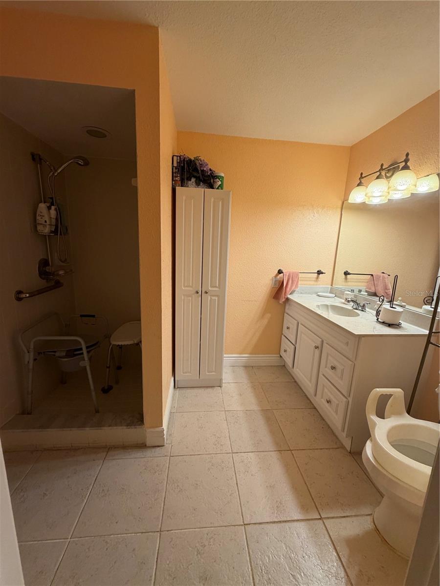 Image 19 of 60 For 39106 Grays Airport Road