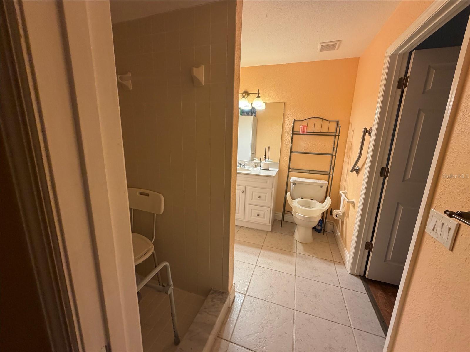 Image 21 of 60 For 39106 Grays Airport Road