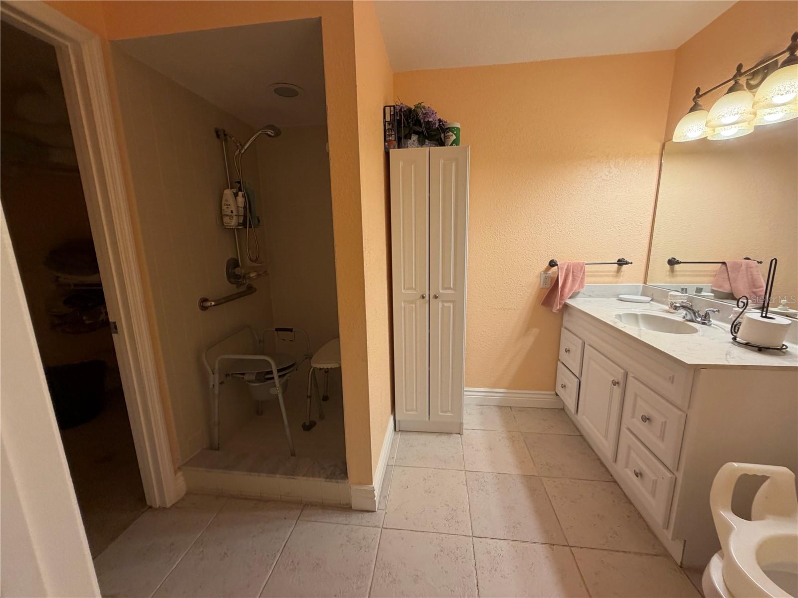 Image 22 of 60 For 39106 Grays Airport Road