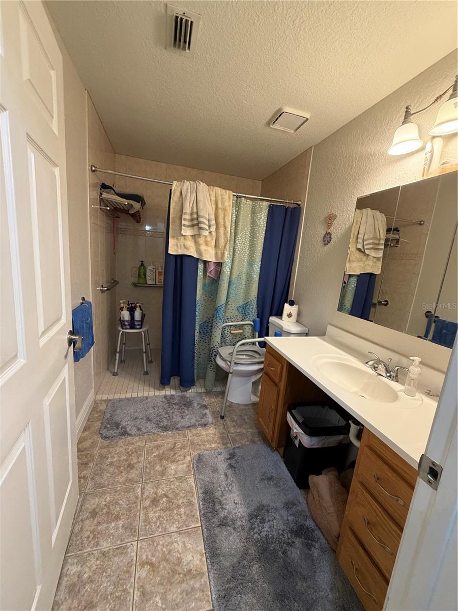 Image 31 of 60 For 39106 Grays Airport Road