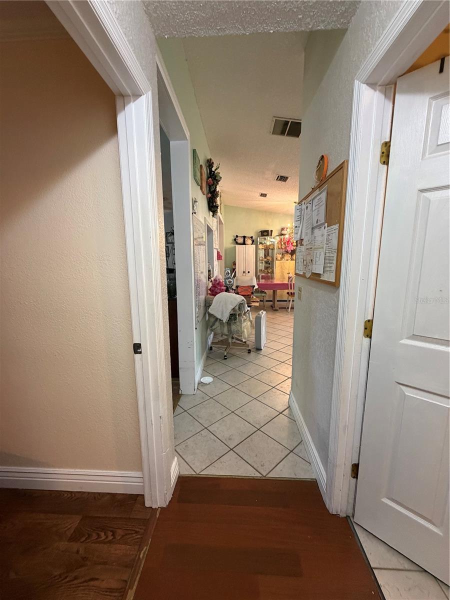 Image 33 of 60 For 39106 Grays Airport Road