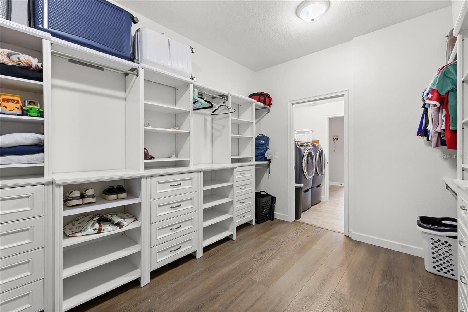 Image 21 of 61 For 5870 Alenlon Way