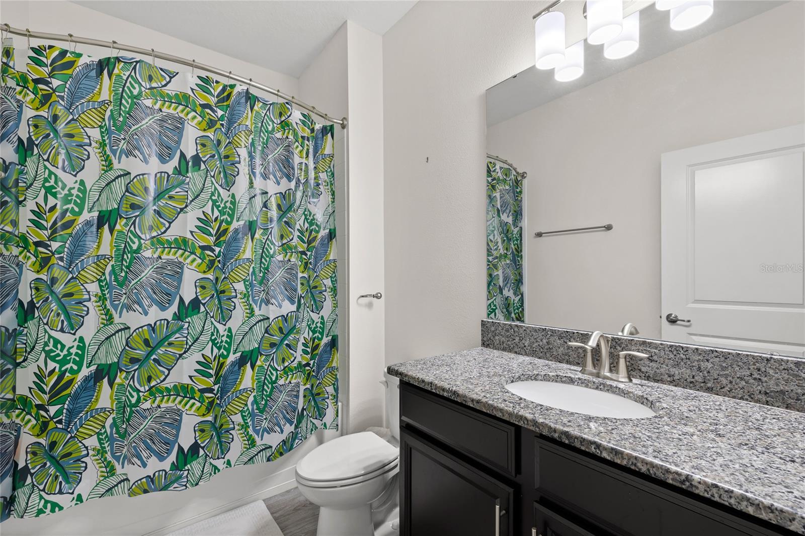 Image 26 of 61 For 5870 Alenlon Way