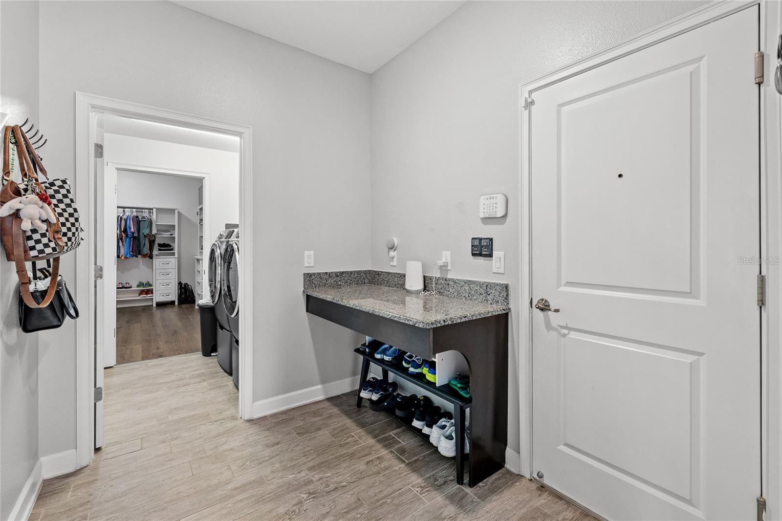 Image 27 of 61 For 5870 Alenlon Way