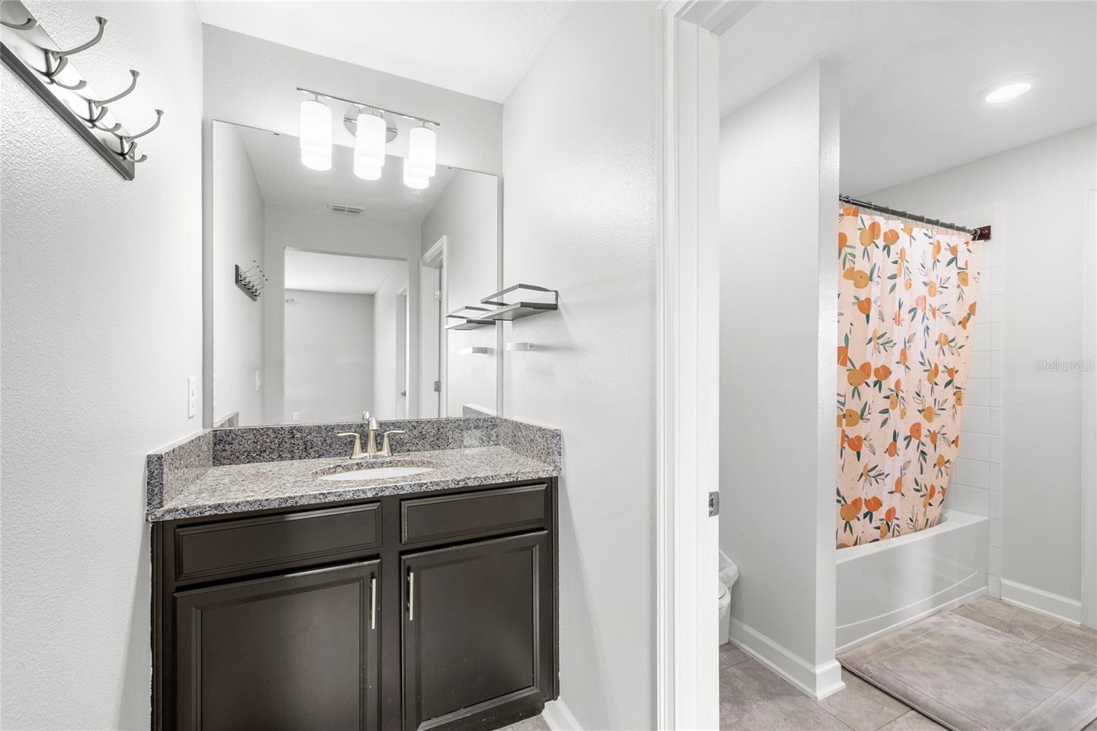 Image 33 of 61 For 5870 Alenlon Way