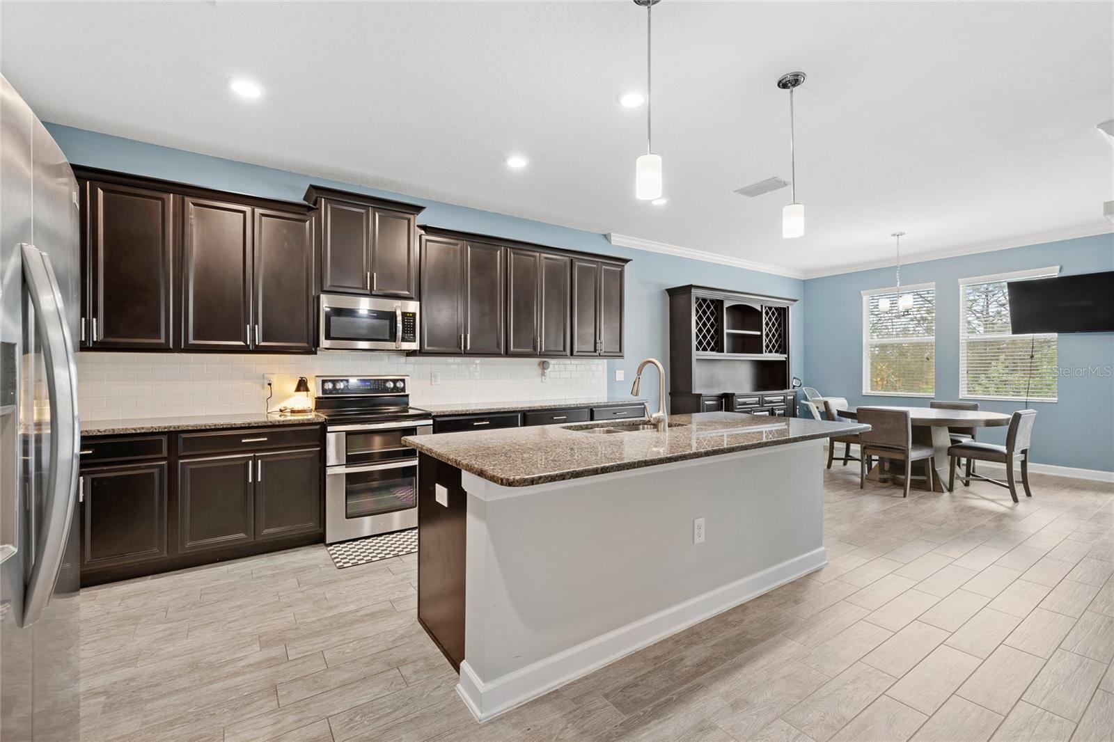 Image 6 of 61 For 5870 Alenlon Way