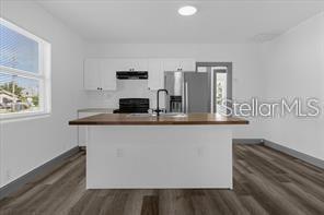 Image 7 of 22 For 131 Crystal Avenue