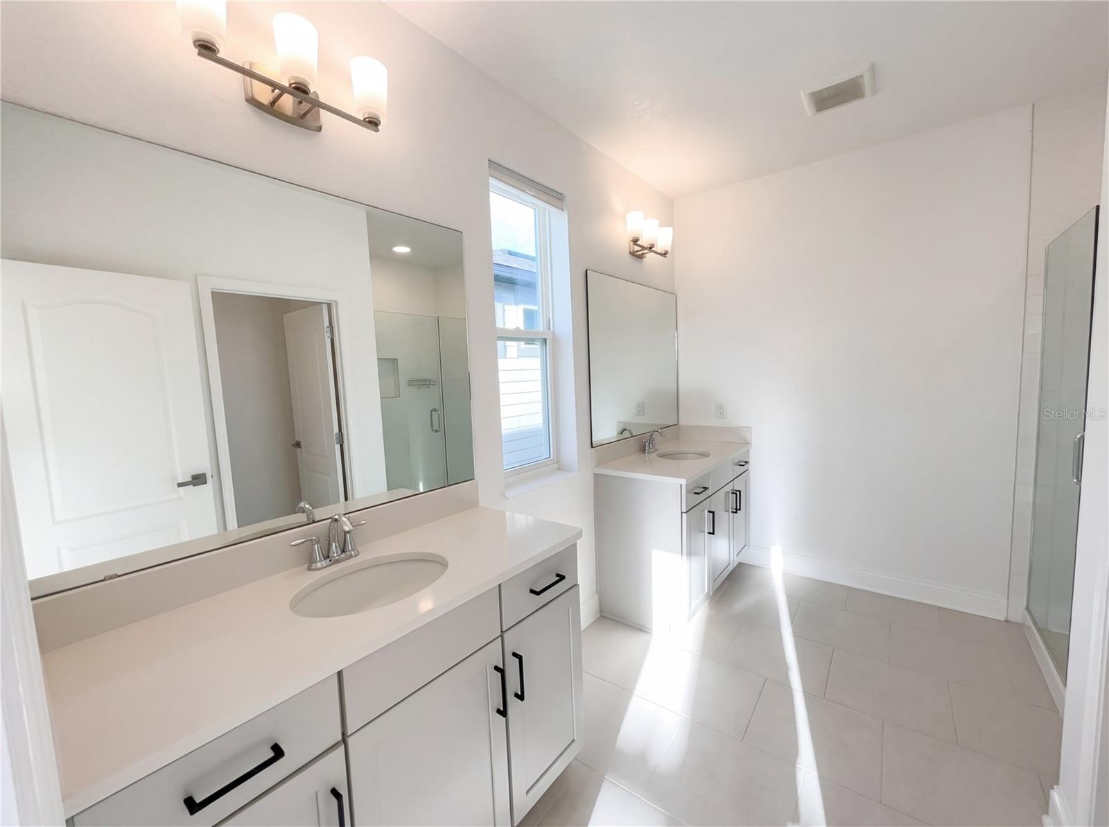 Image 34 of 38 For 13837 Lanyard Way