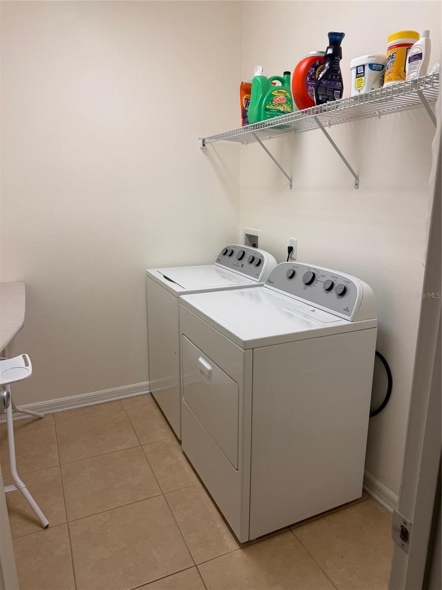 Image 3 of 8 For 417 Glastonbury Drive