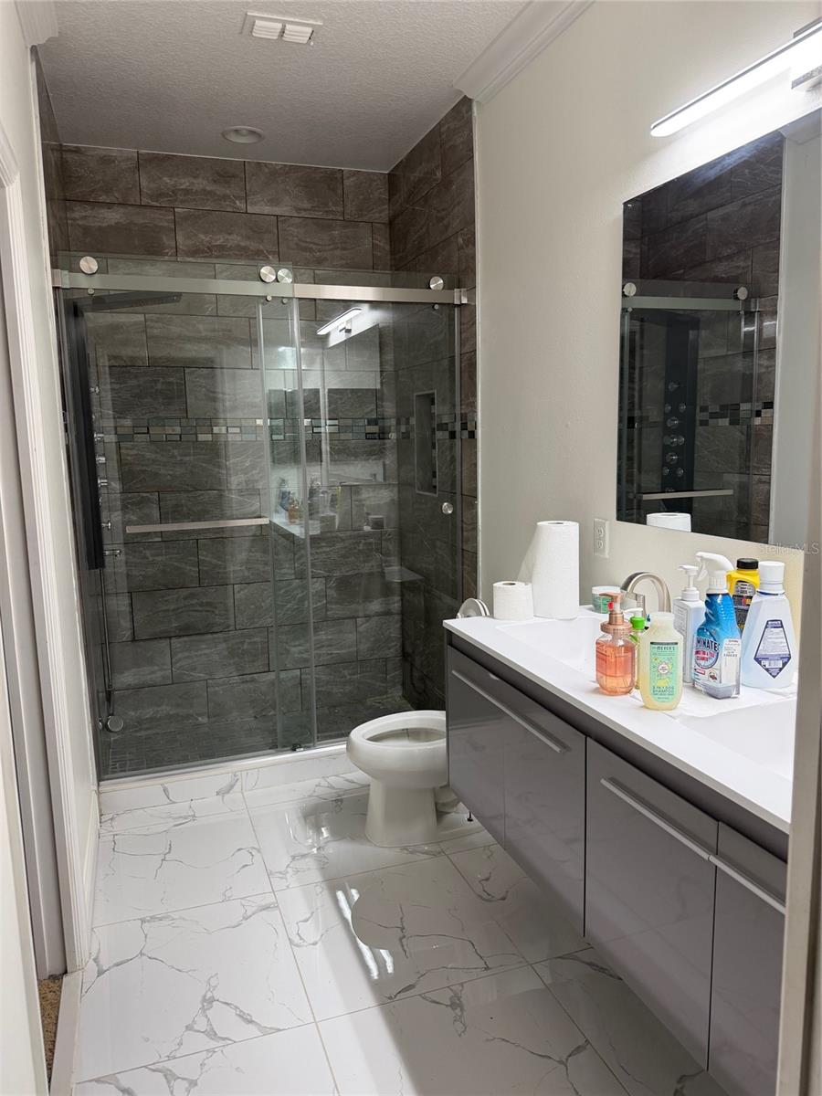 Image 6 of 8 For 417 Glastonbury Drive