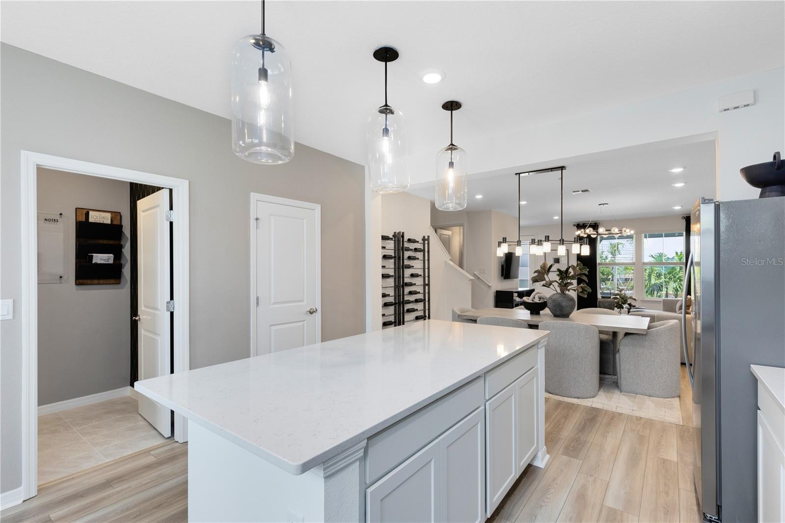 Image 5 of 31 For 10136 Hadley Street