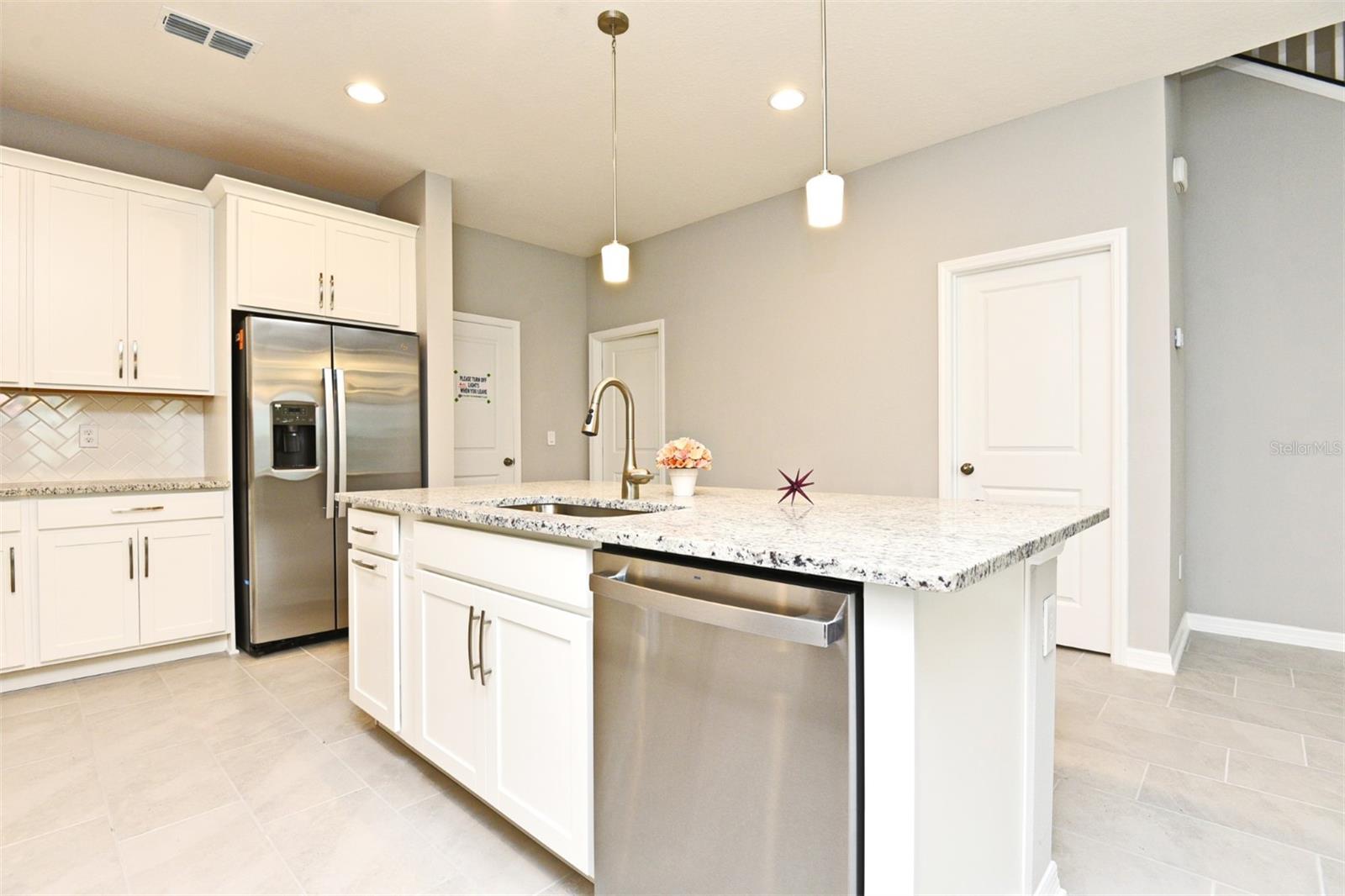 Image 10 of 44 For 607 Cheval Lane