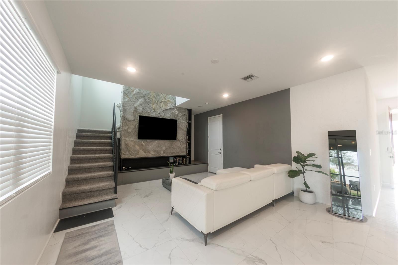 Image 13 of 38 For 1054 Heirloom Drive