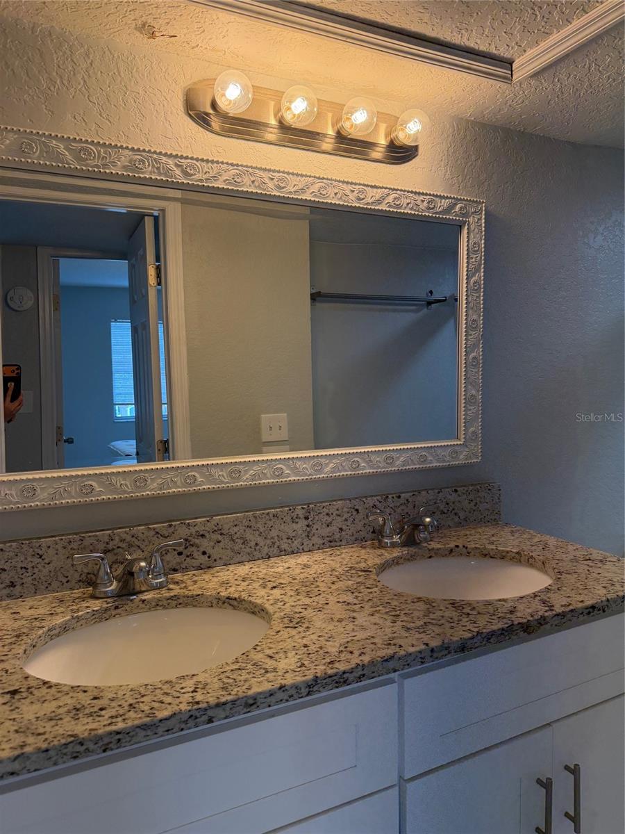 Image 6 of 8 For 2549 Alafaya Trail 96