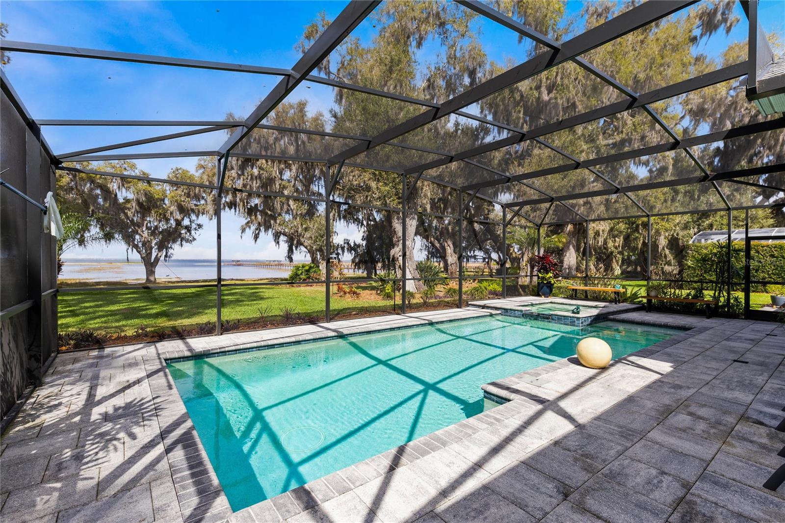 Image 33 of 61 For 4846 Calasans Avenue