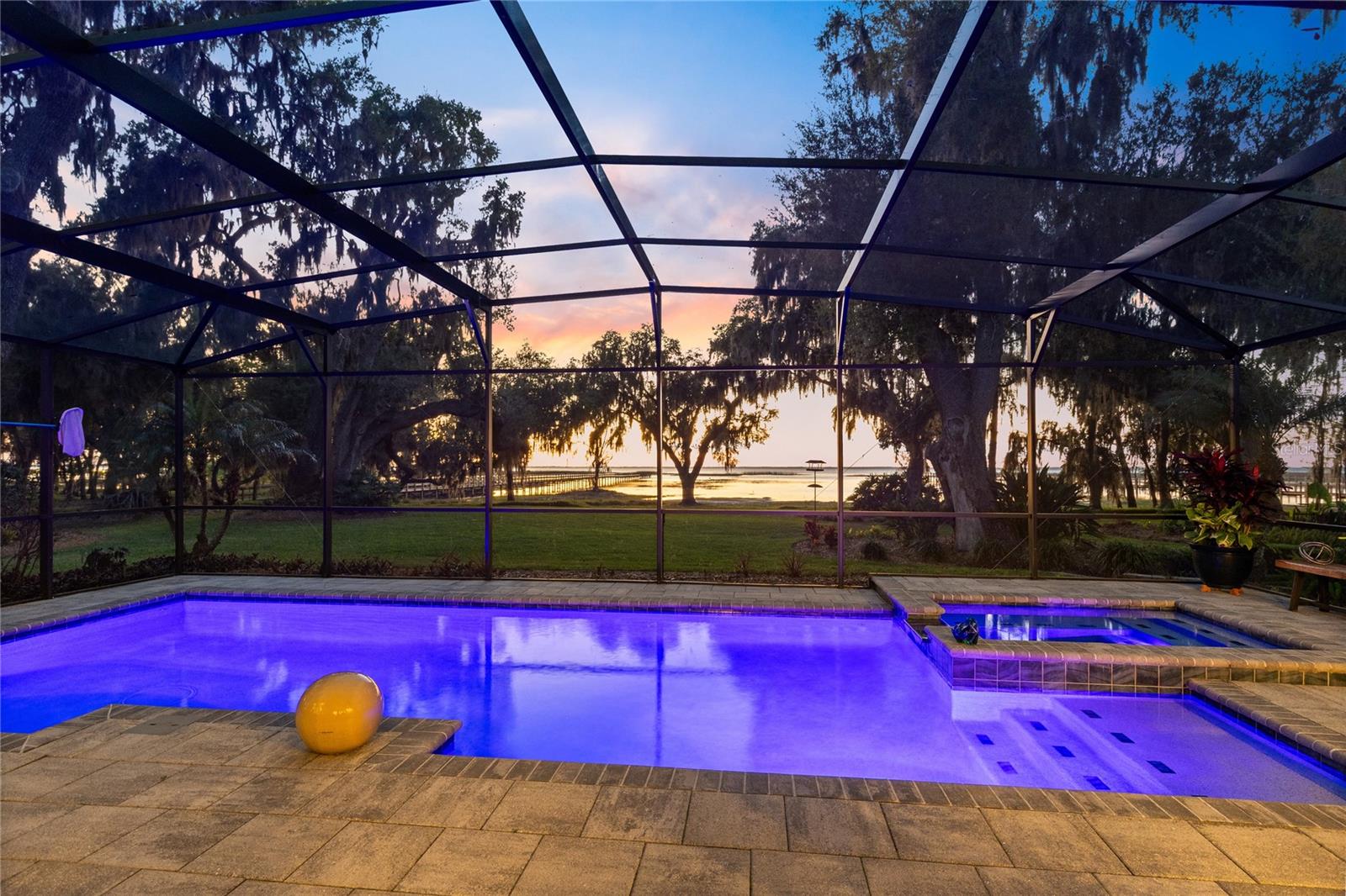 Image 4 of 61 For 4846 Calasans Avenue